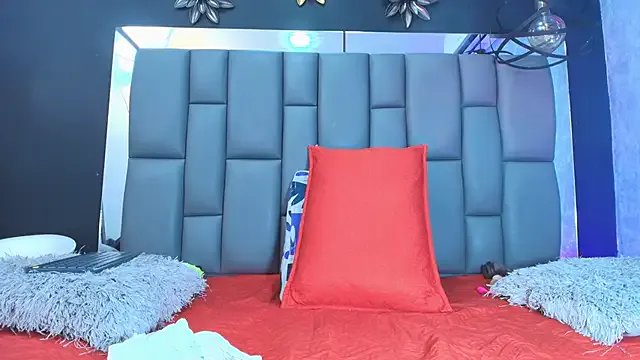 Freechat Roxana_gomez on StripChat