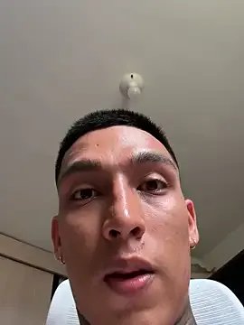 Freechat sendfer on StripChat