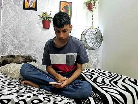 Freechat sexyboys_cutex18 on StripChat