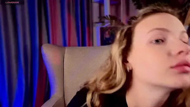 Freechat SilentHowl on StripChat