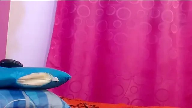 Freechat skinnysofia18 on StripChat