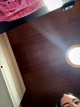 Freechat Sofia_Collins- on StripChat