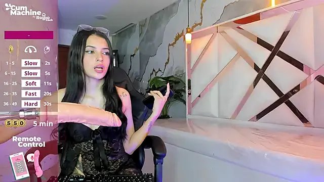 Freechat sophiadoll_tf on StripChat