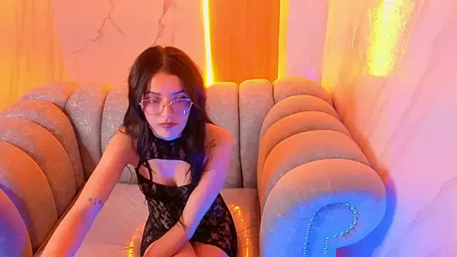 Freechat sophiadoll_tf on StripChat