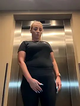 Freechat Strongqueen on StripChat