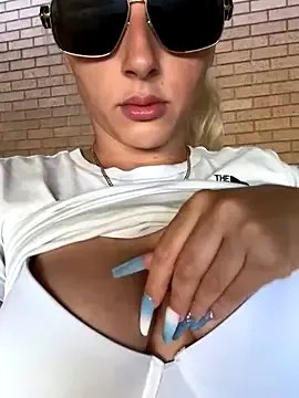 Freechat Strongqueen on StripChat