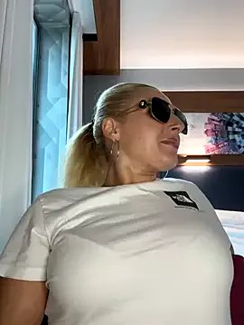 Freechat Strongqueen on StripChat