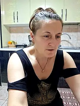 Freechat Sweet-milf- on StripChat