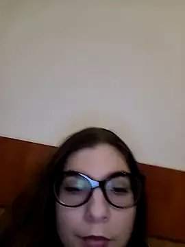 Freechat sweetbabygirlforyou on StripChat