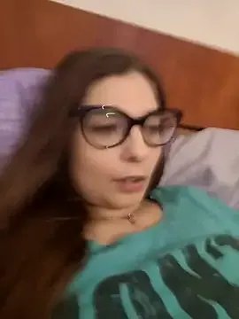 Freechat sweetbabygirlforyou on StripChat