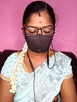 Freechat tamilammukuttyy on StripChat
