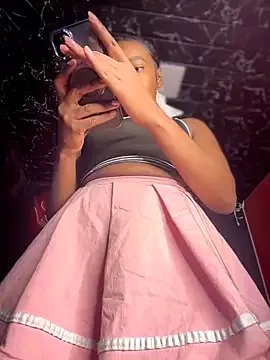 Freechat Thyana_LS on StripChat