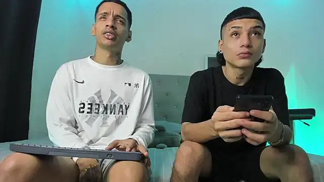 Freechat twinkDuohot on StripChat