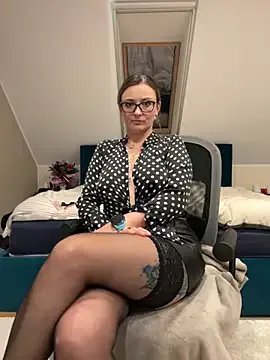 Velvetwitch87 on StripChat 