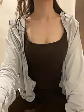 Group yayoi_jp on StripChat