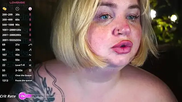 Private ZaraReignn on StripChat