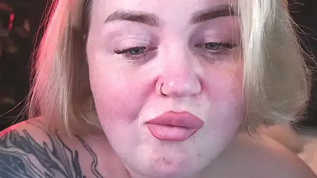 Private ZaraReignn on StripChat